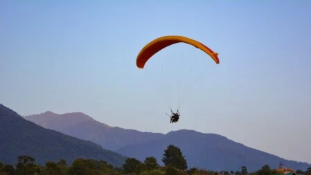 Paragliding in Bir Billing Bir Billing Paragliding Taxi
